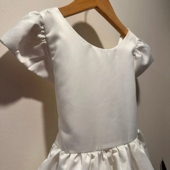 Flower Girl Elegant White Dress for Special Occasions- - Picture 3 of 10
